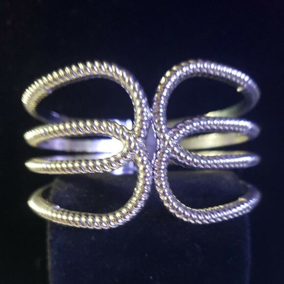 Silver Tone Metal Hinged Clamper Bracelet Wide Open Textured Design - Picture 2 of 12